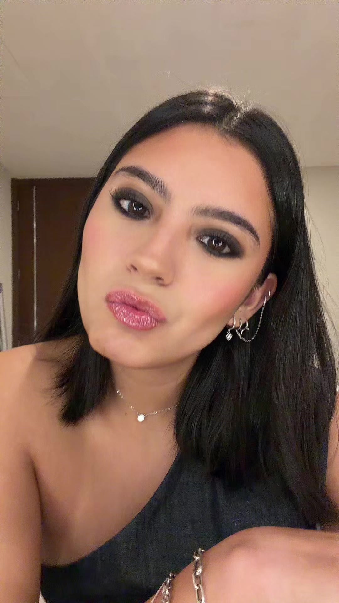 @loveehotmoms_