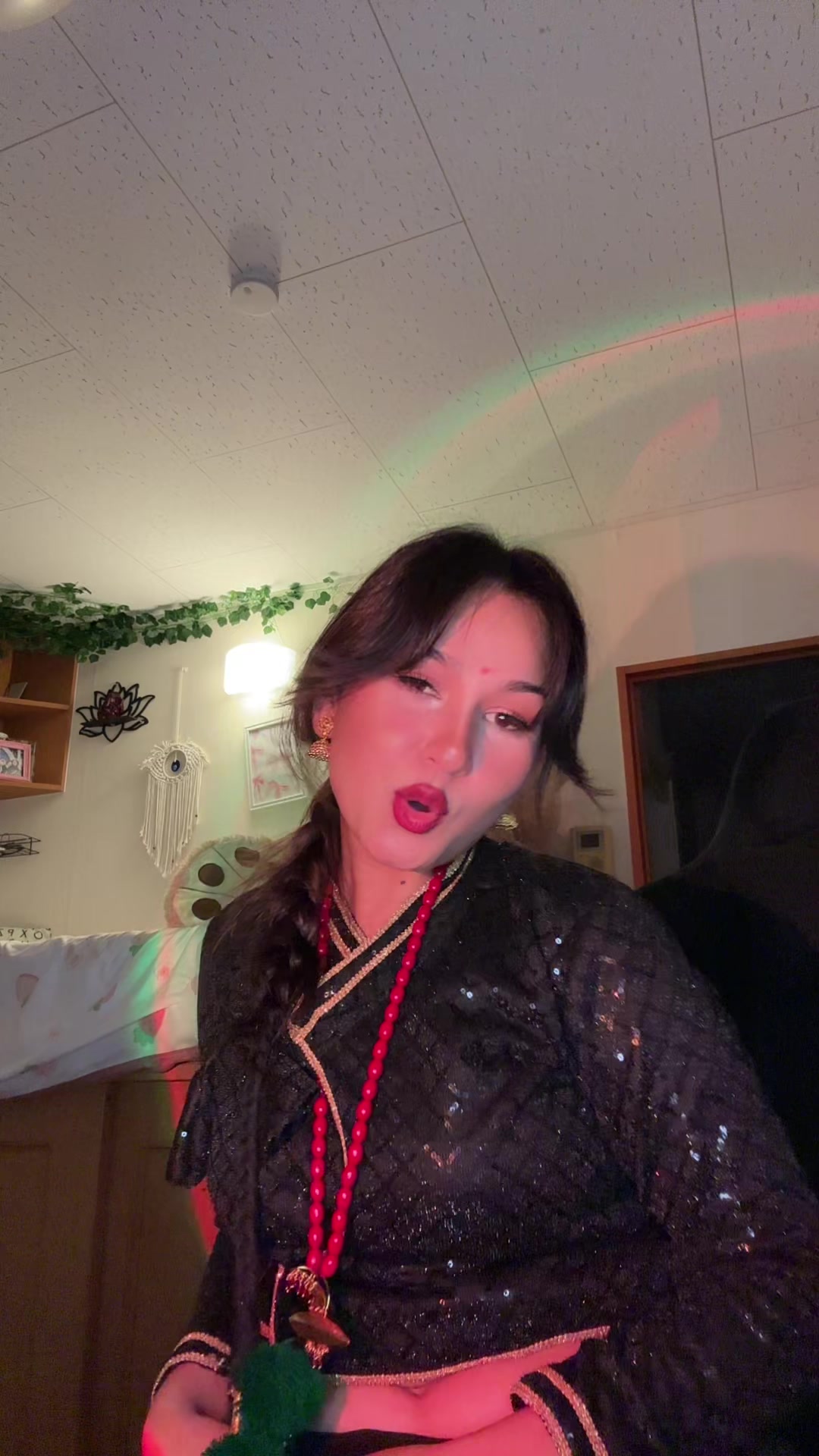 @ALINA🌸