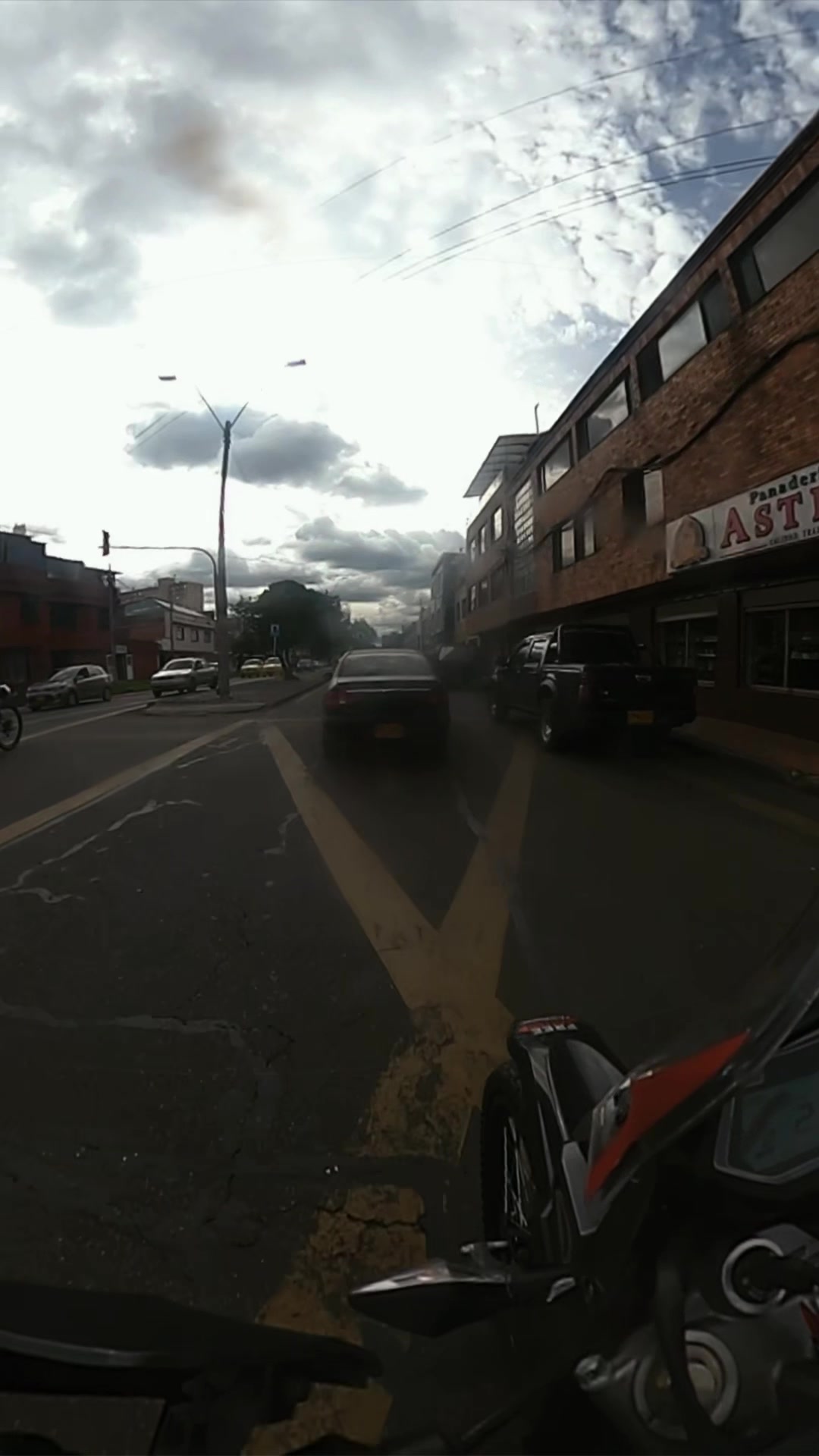 @Motosaurio