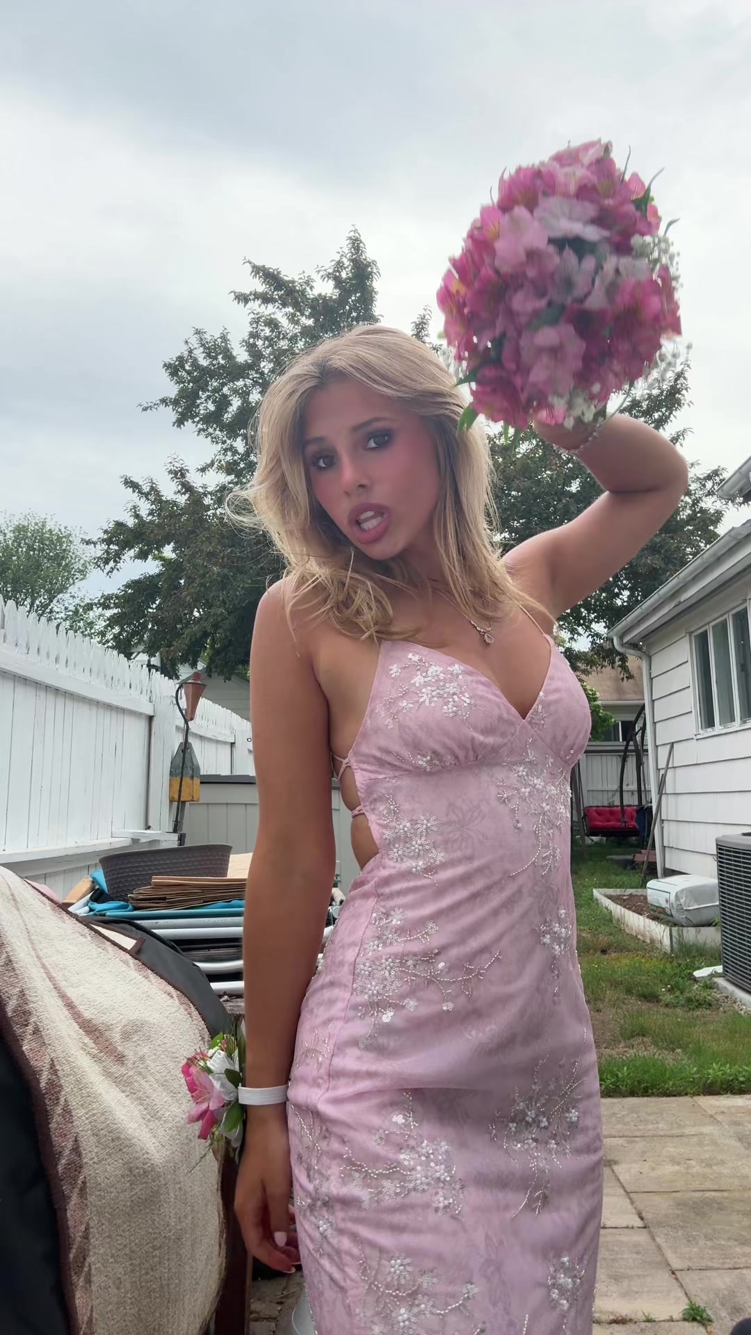 @hi