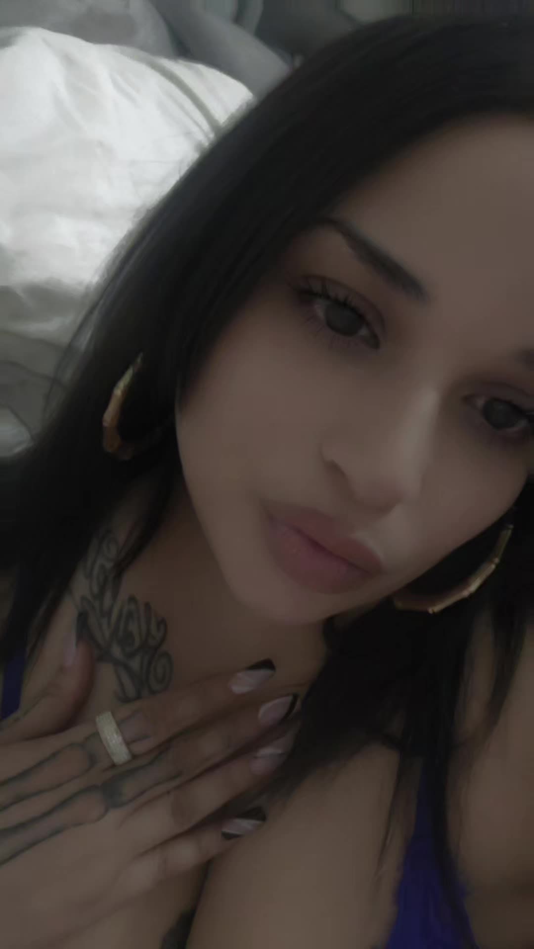 @Goldenlipz86