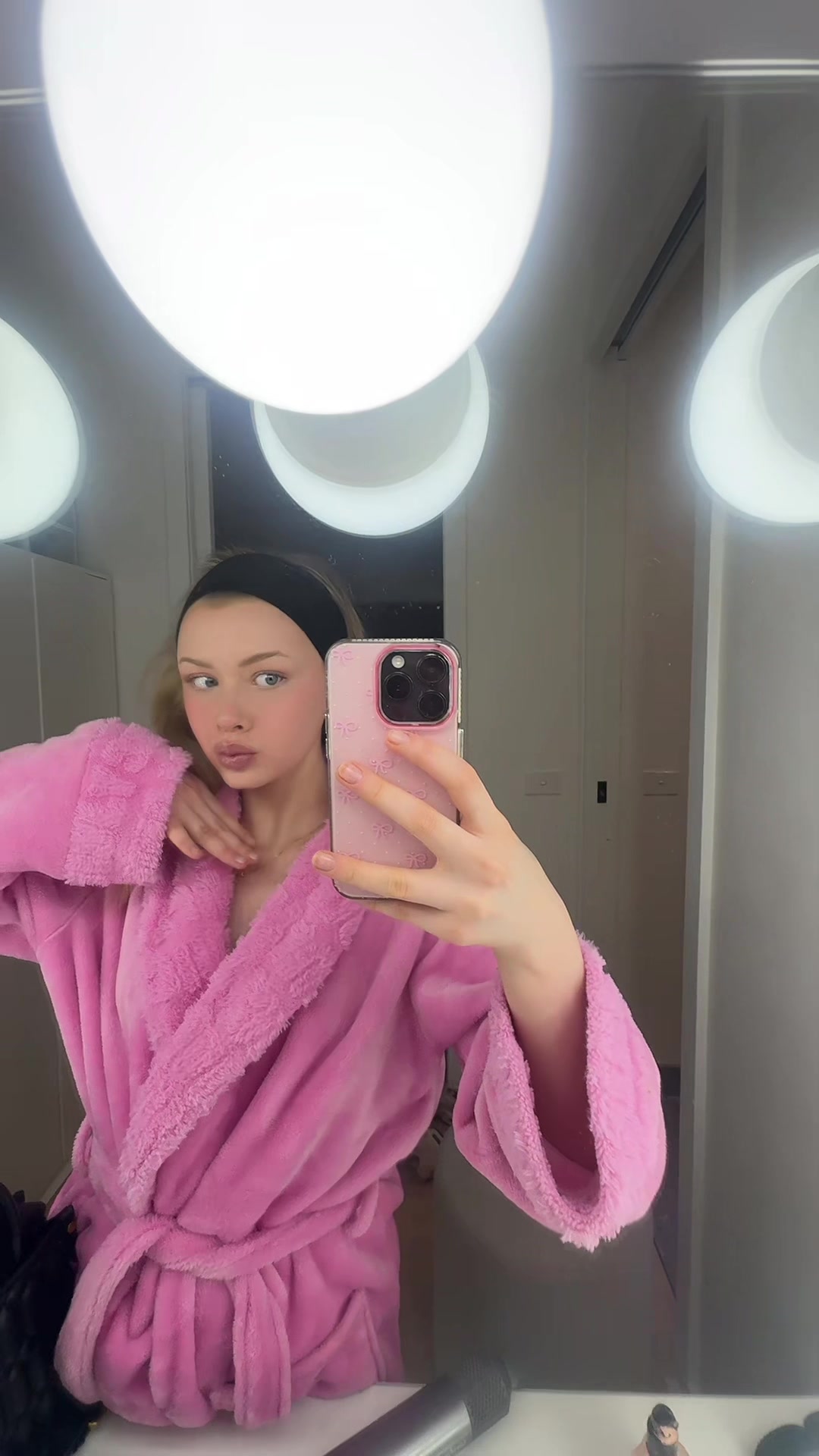 @violetlandy