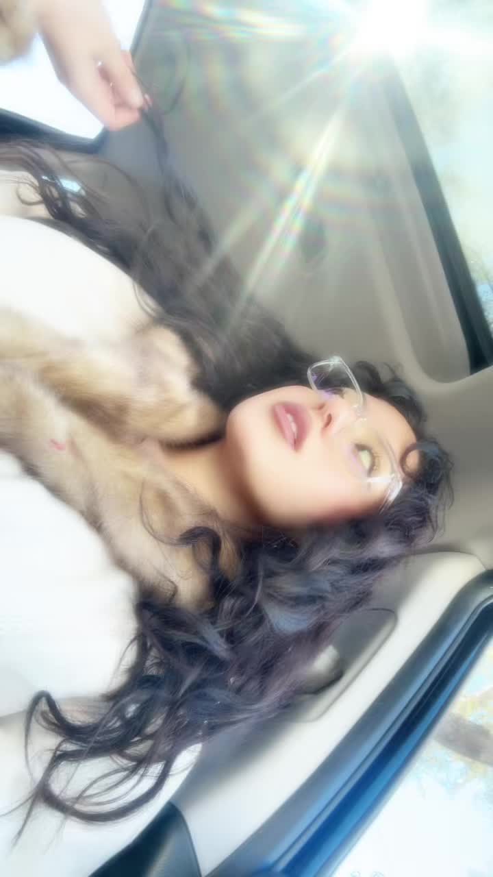 @Khloe