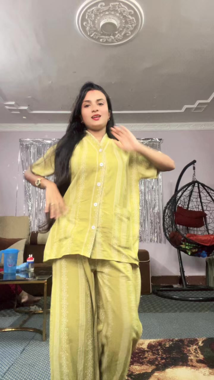 @Ayushu🤪