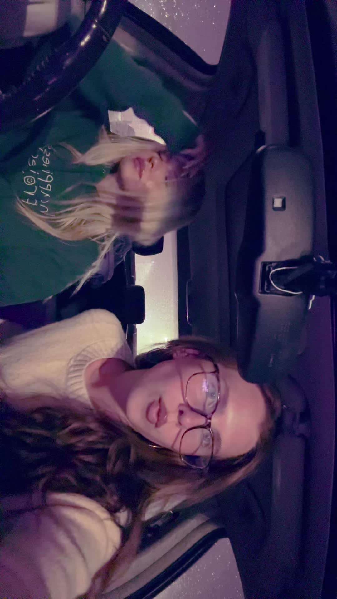 @bella