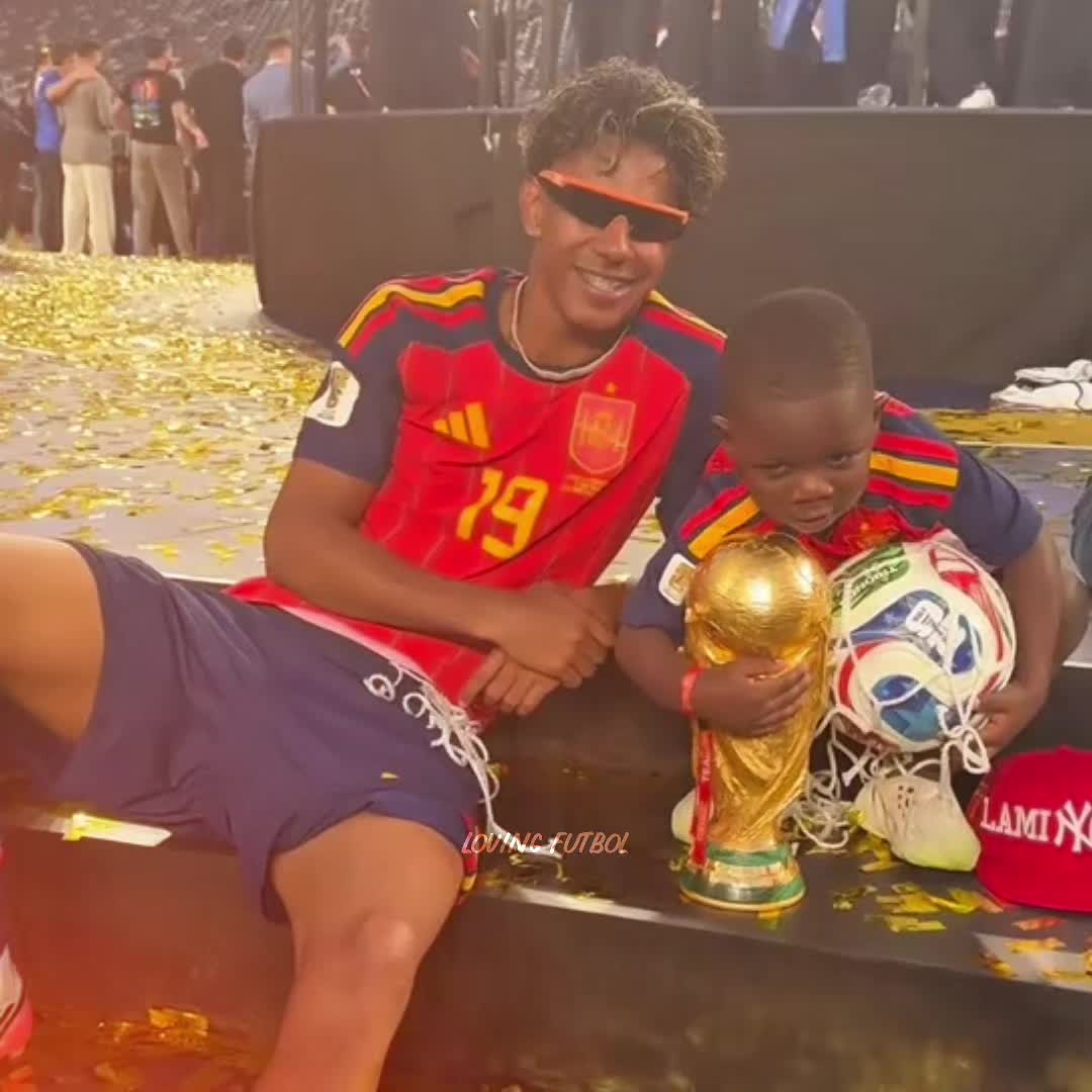 @lovingfutbol