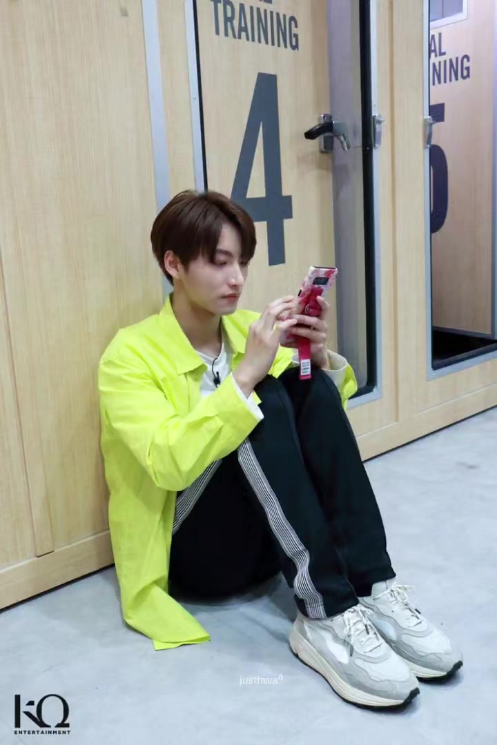@justhwa⁸ #crushdisband