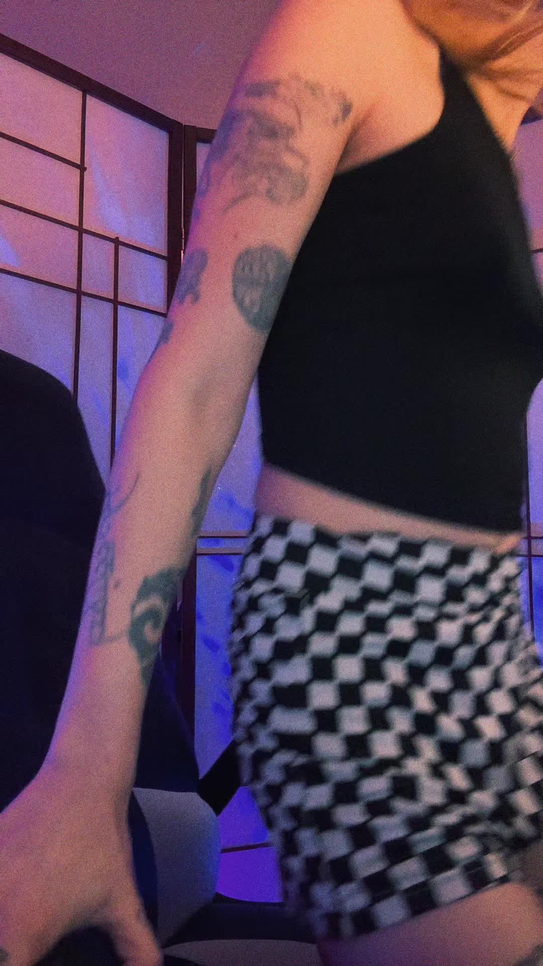 @tinytarrow