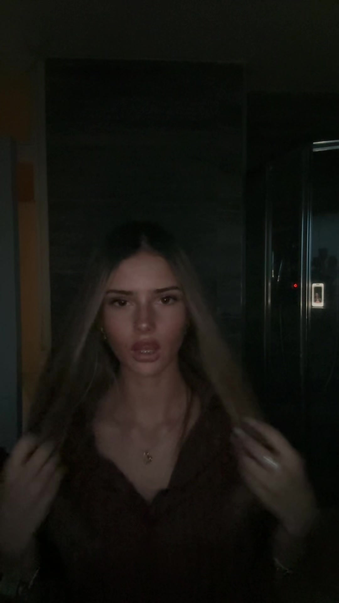 @️