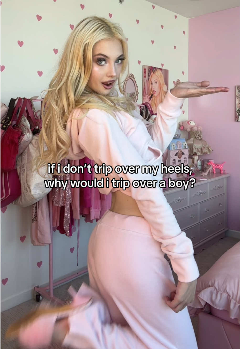 @mo