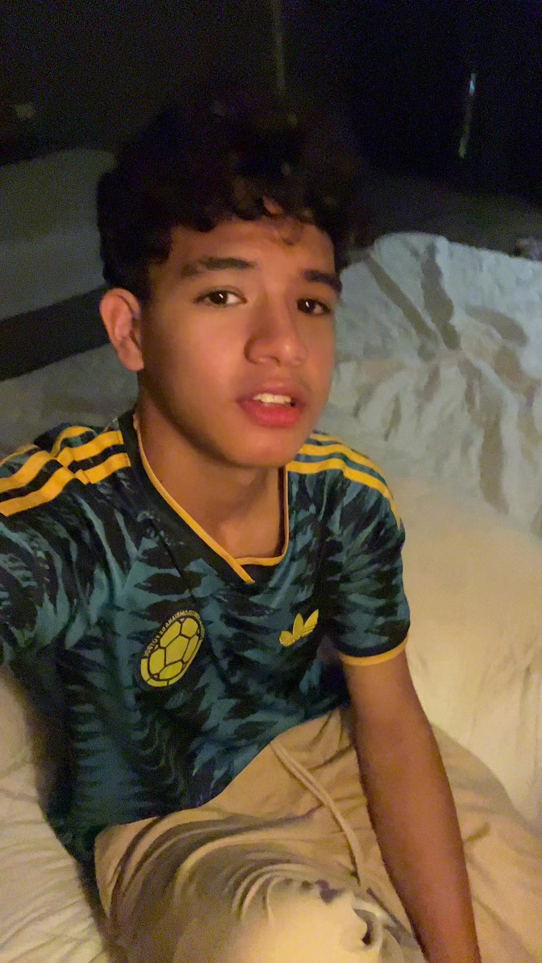 @Kleider Amv🤴🏻🌇