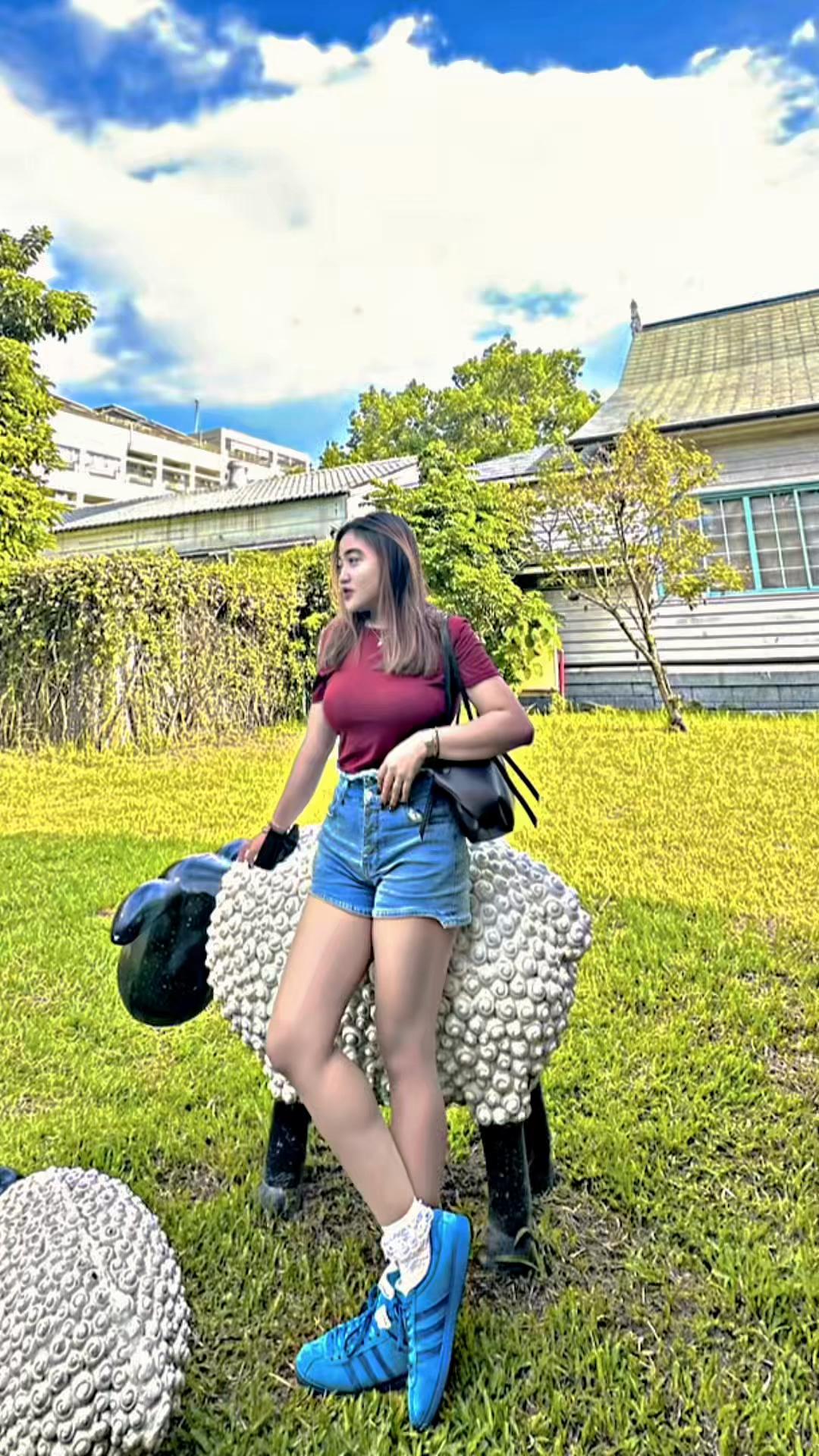 @D E K R A R A S 🦋