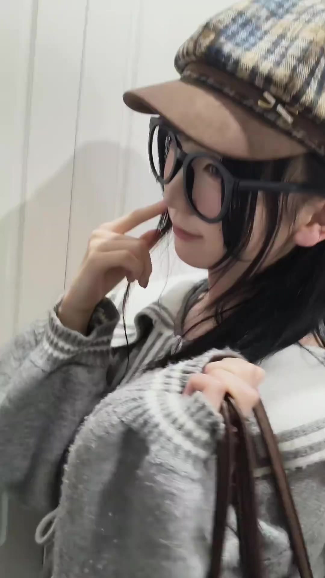 @明越