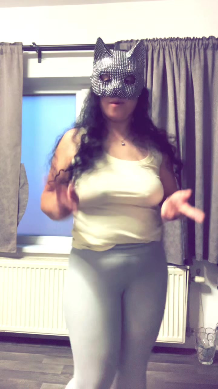@aveliamoon