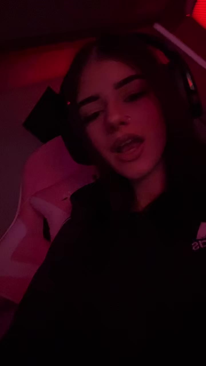 @e_xleen