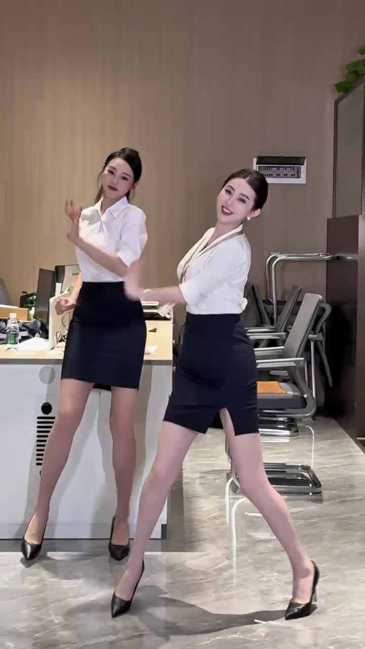 @Sally 雪莉 大笑笑