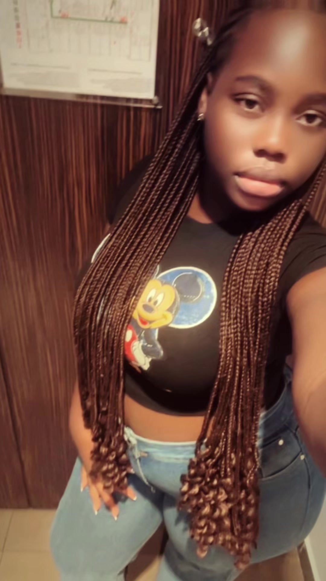 @APOUTSHOU🤍