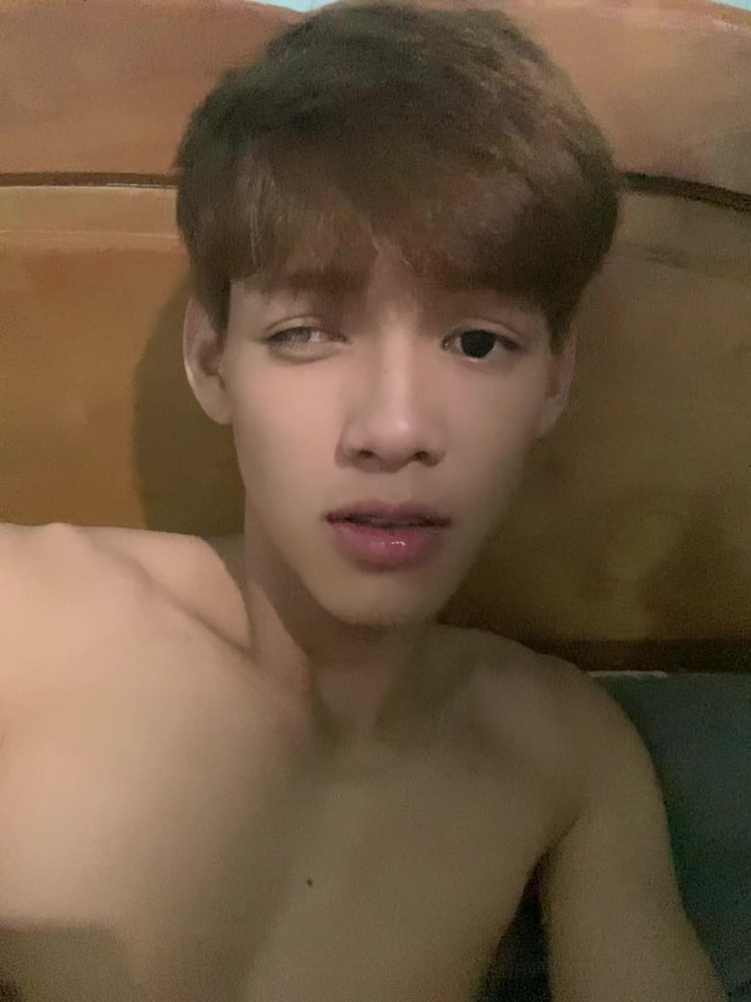 @Ng Ho&agrave;ng D. Bảo.