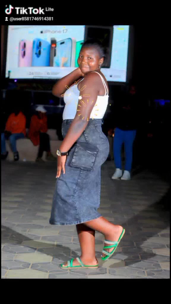 @naomi Majuma