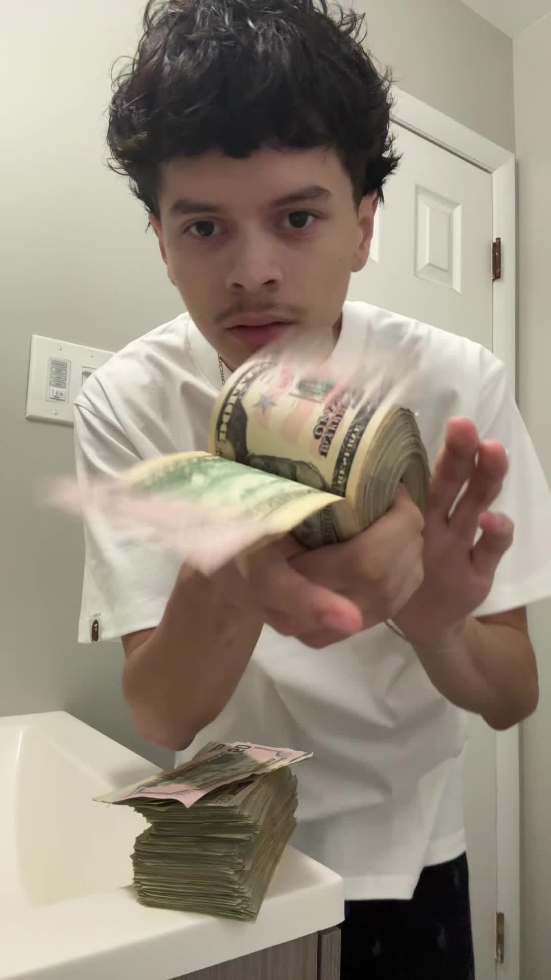 @trapped.julio