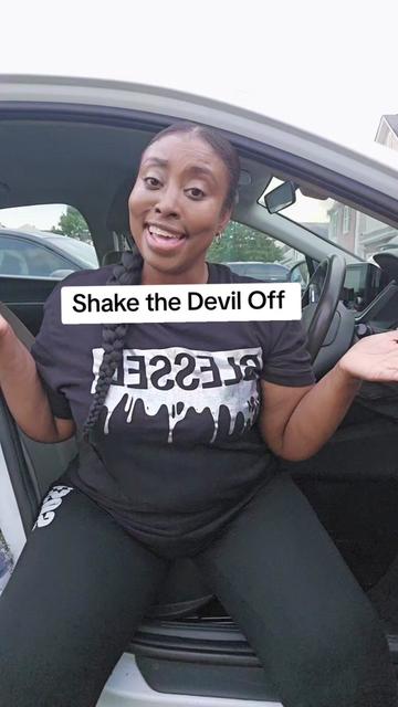 @latishabeshea