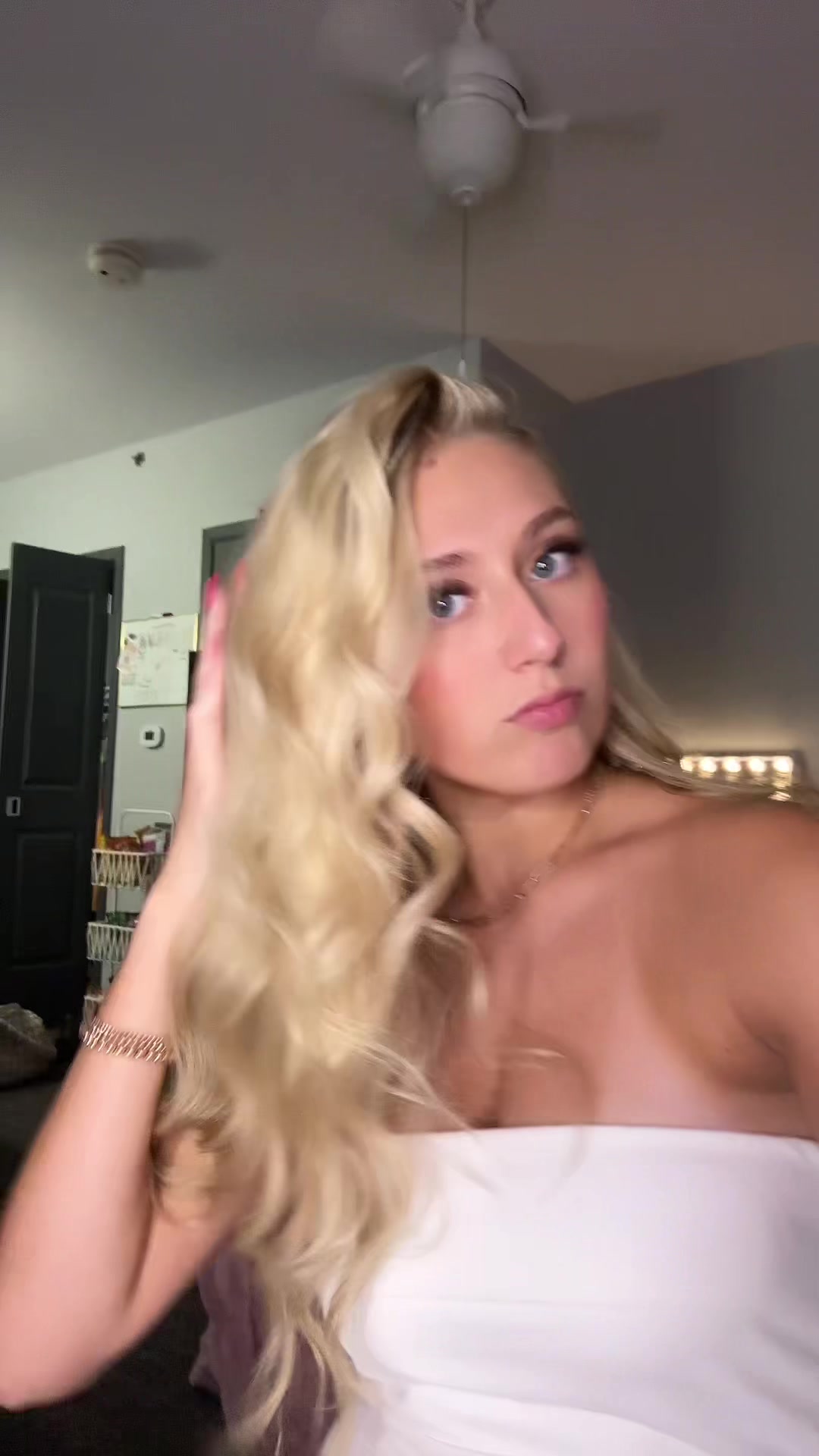 @Ella