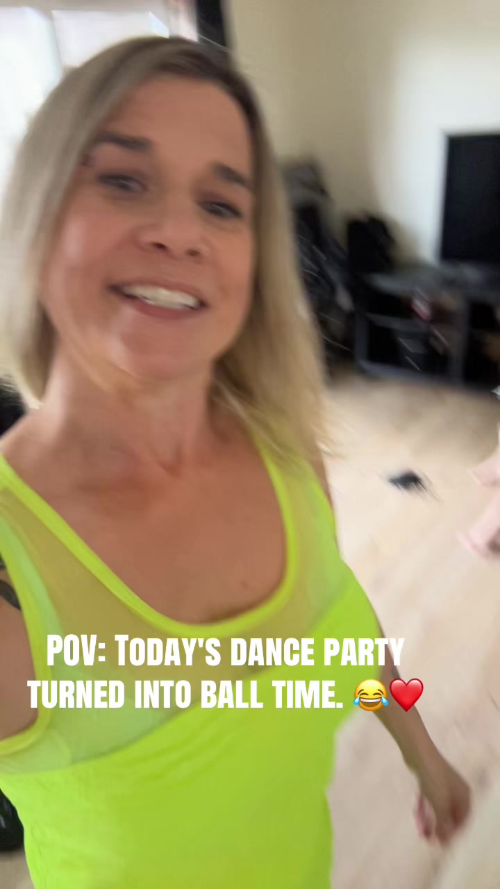 @Hotmomvibes