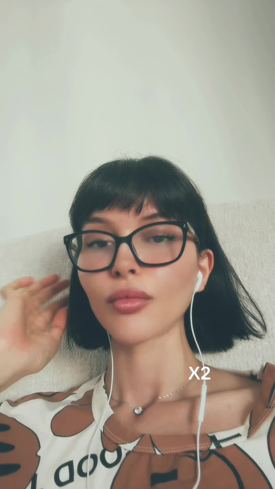 @Azza_Slimene عزة سليمان👽
