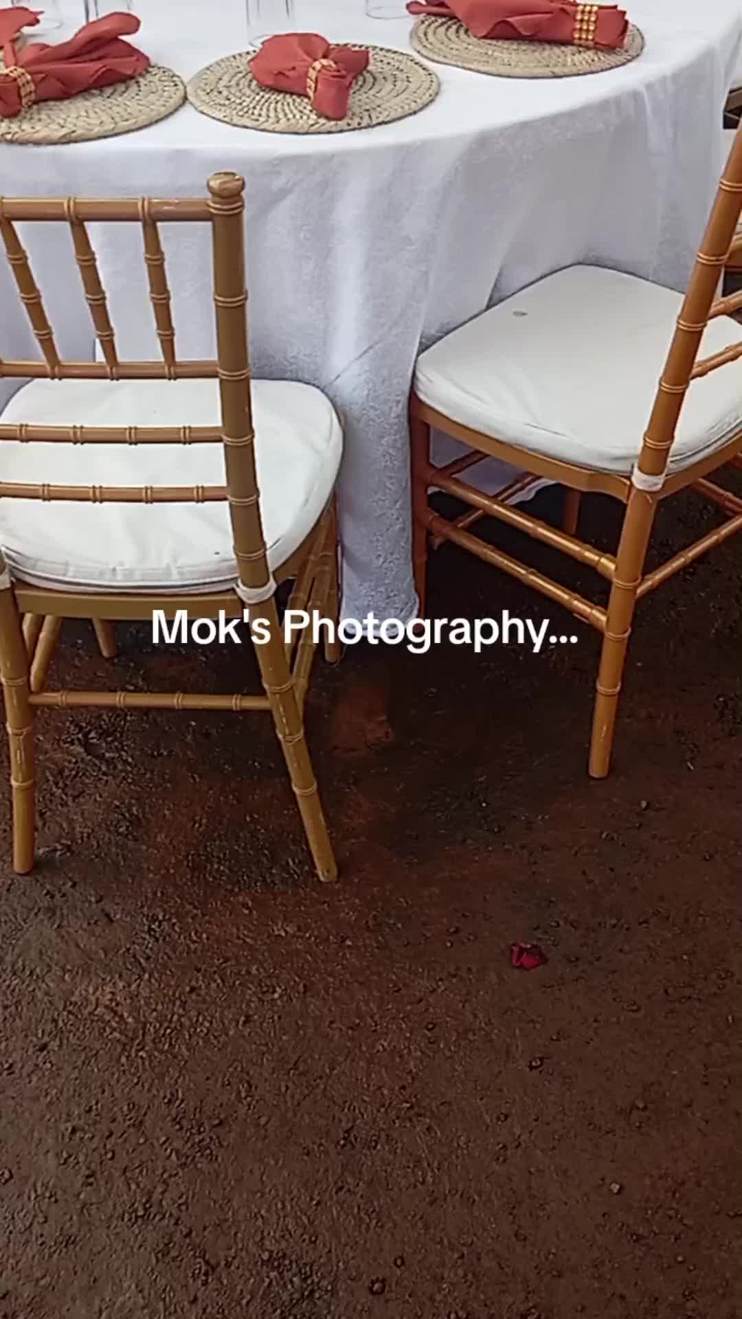 @moks819