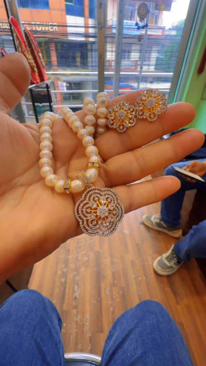 @🧿Divya thakuri 🧿( designer )