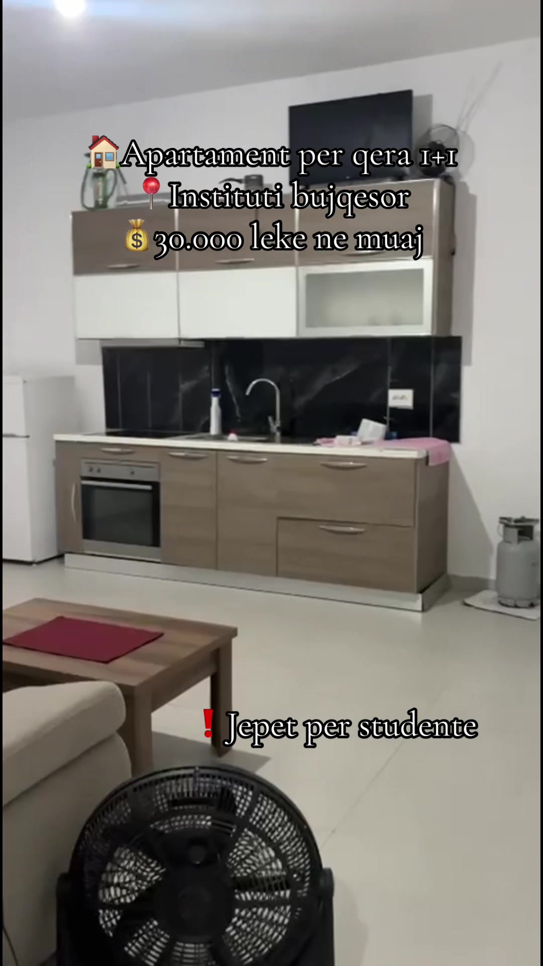 @Real estate agent Gerti