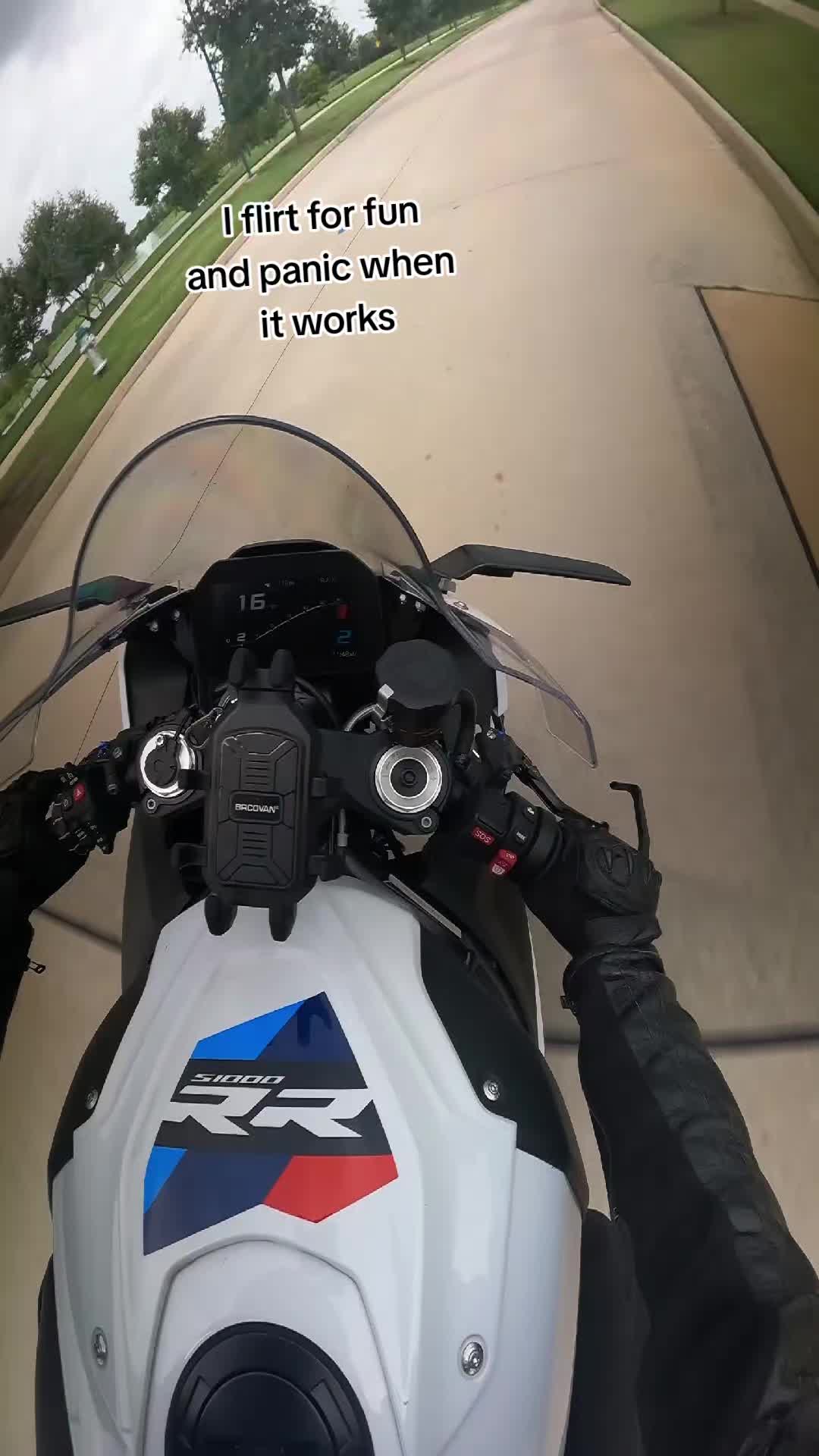@Lakeshore Biker
