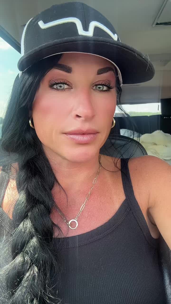 @thecourtneywaters