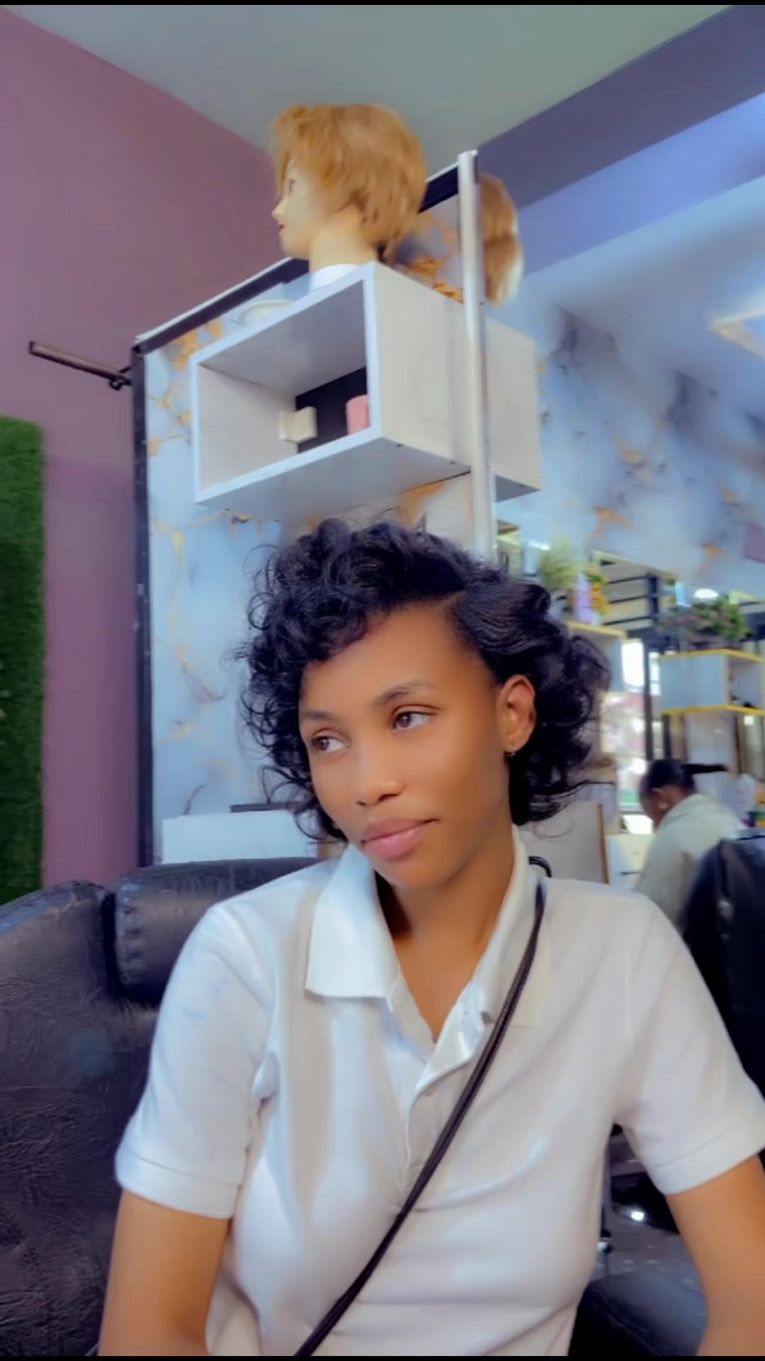 @mr xender hair stylists🇷🇼