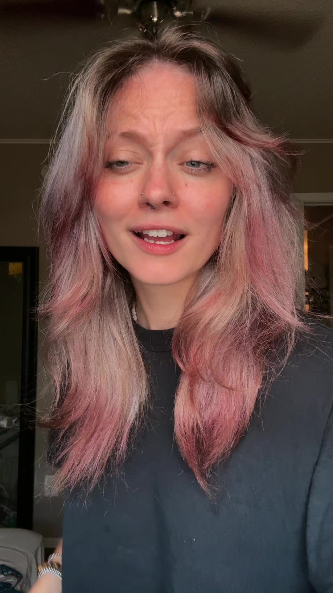 @Julia Fox