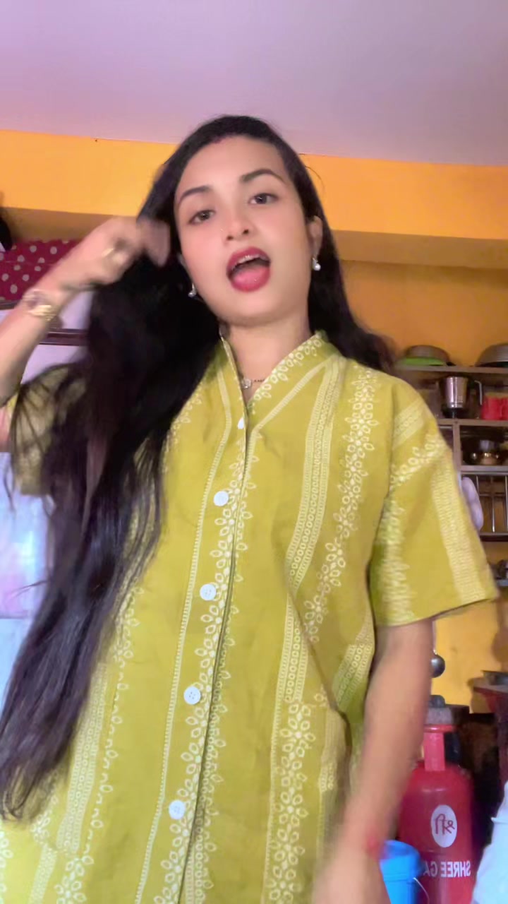 @Ayushu🤪