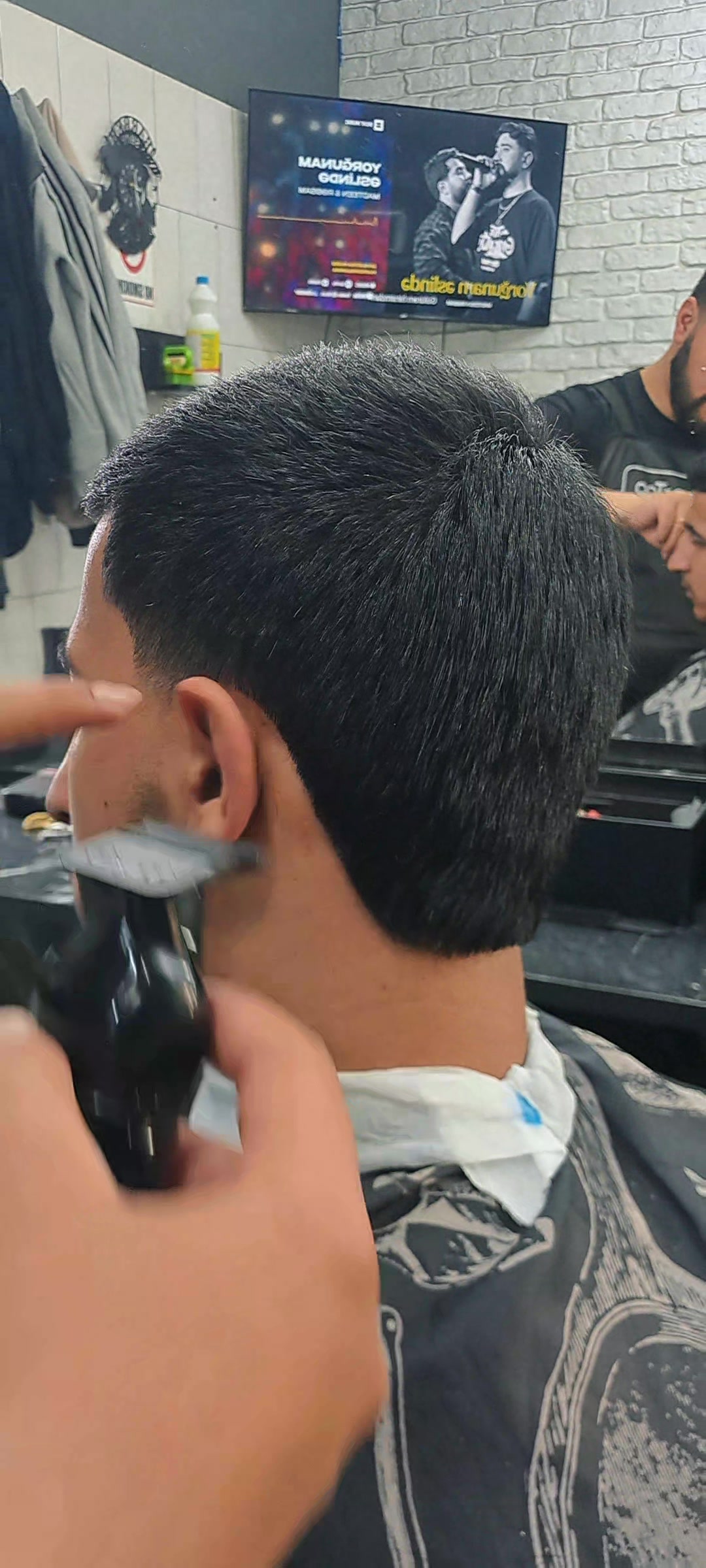 @Qasimbarber💈
