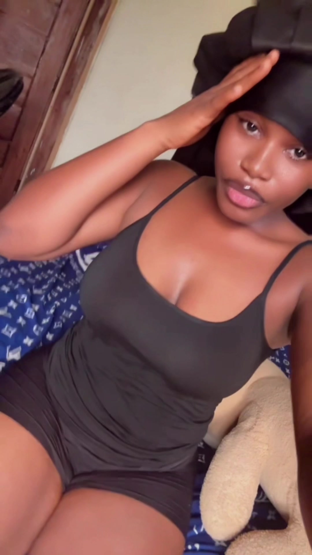 @AFROGODESS🌴🙂&zwj;&harr;️💚