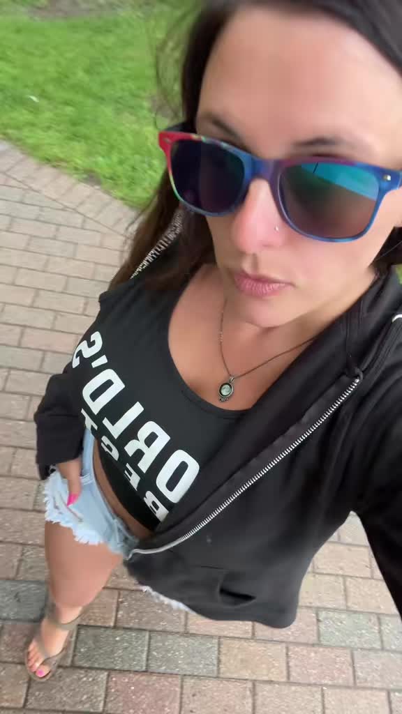 @barefootmamamn on YT