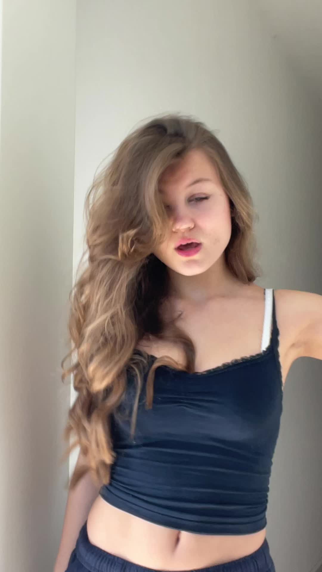 @𝐽𝑢𝑙𝑖𝑎