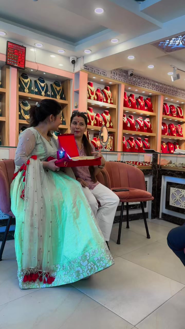 @🧿Divya thakuri 🧿( designer )