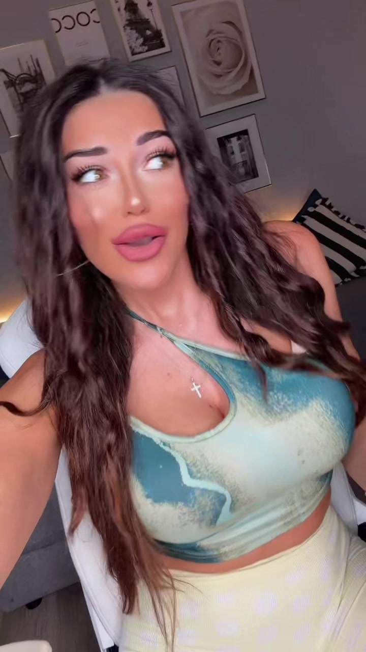 @Valentina