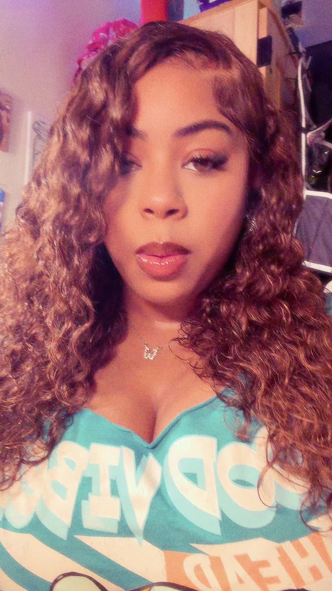 @Lovely.Vee