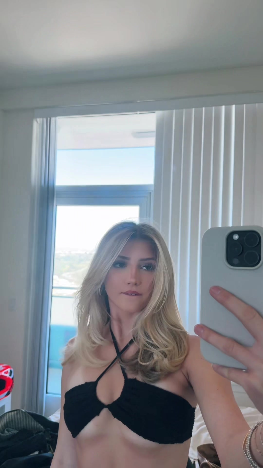 @818juicyEmj