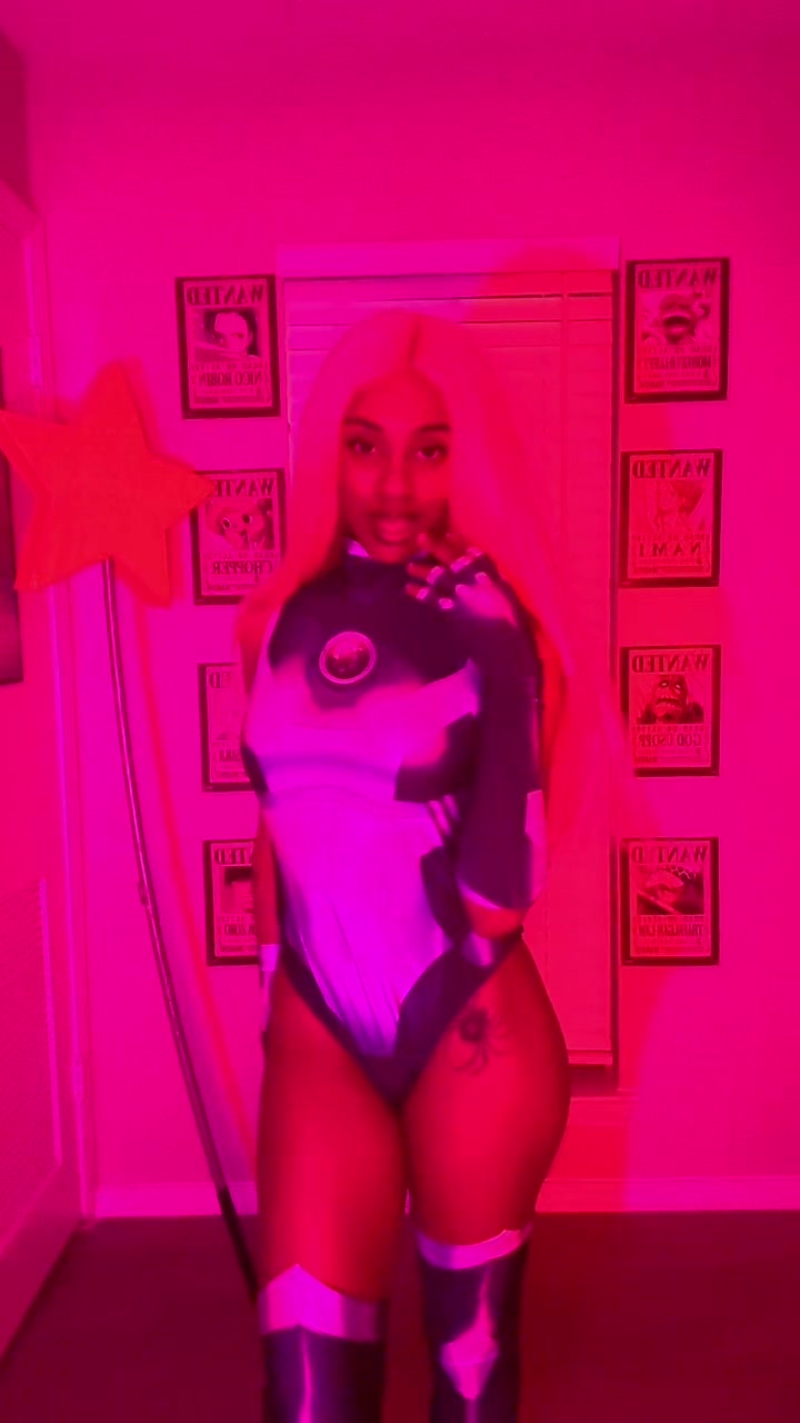 @jelly the cosplayer
