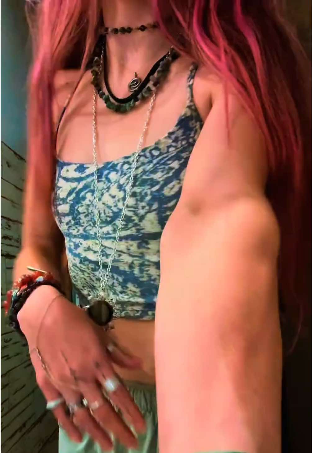 @:p