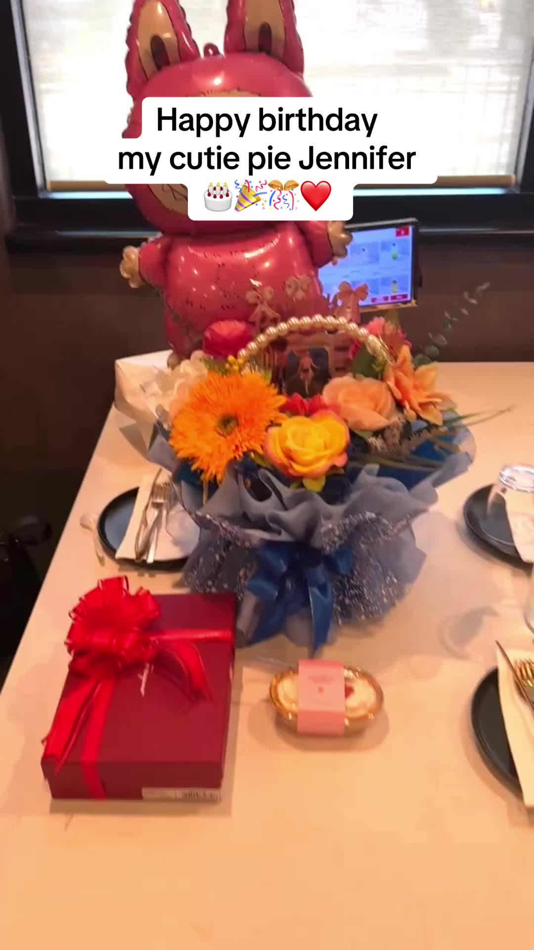 @Ellen Ellie 🇺🇸🇰🇭