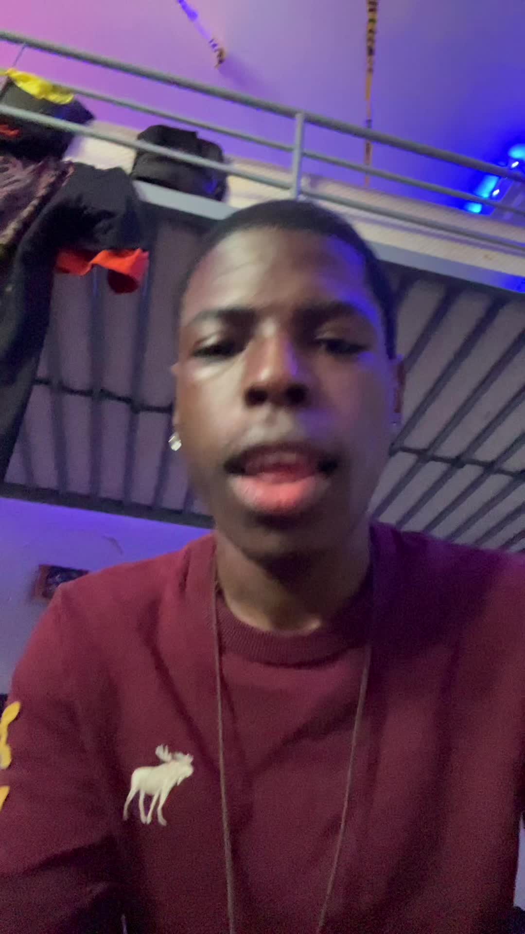 @presshandstands7
