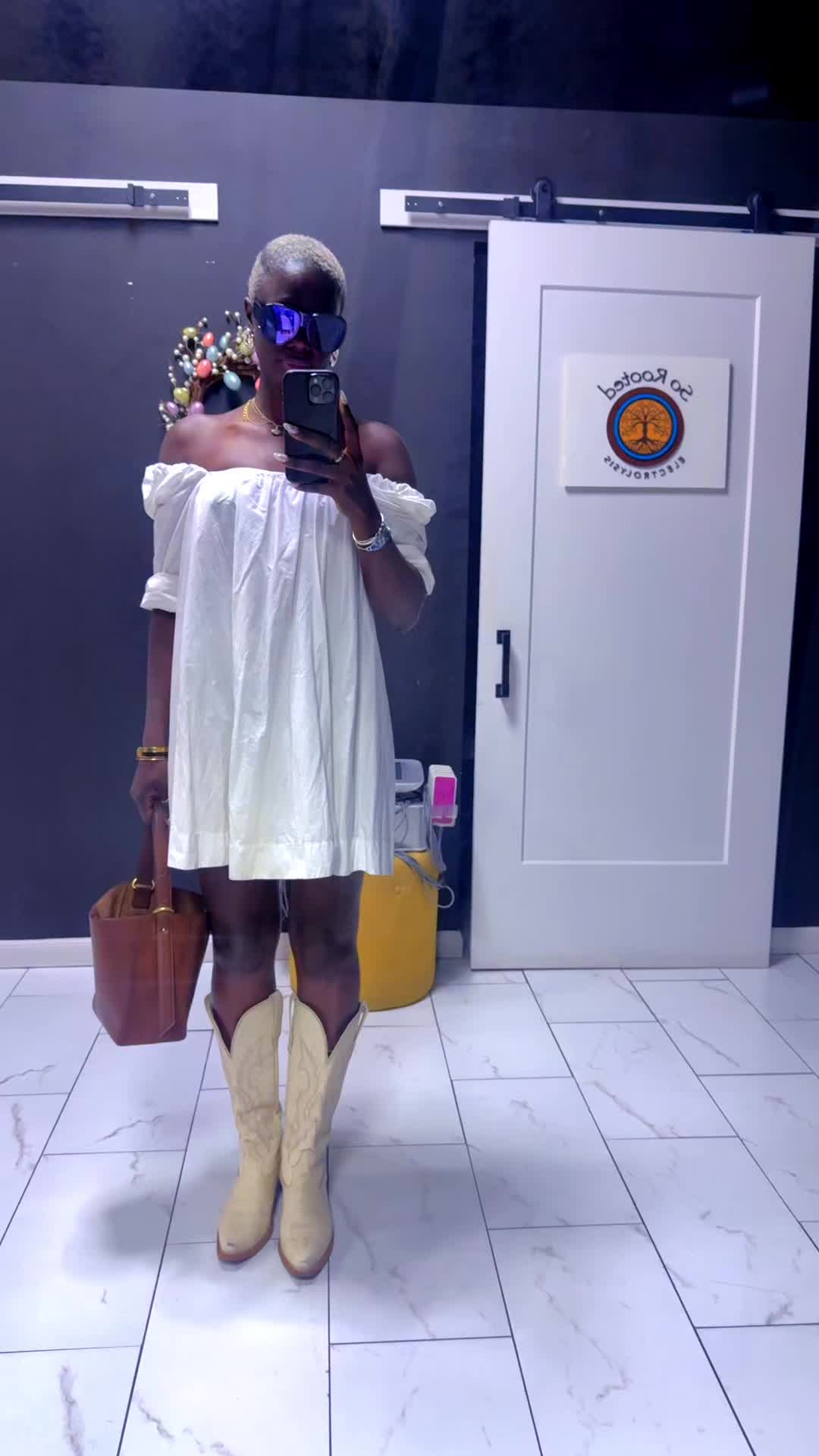 @Akou