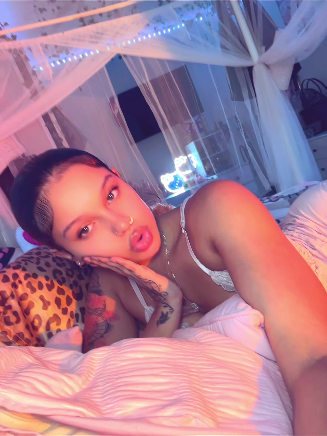 @💫